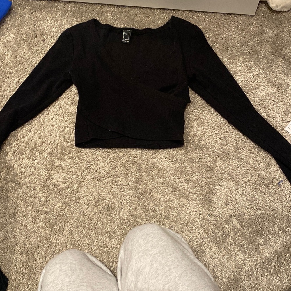 long sleeve black forever 21 top